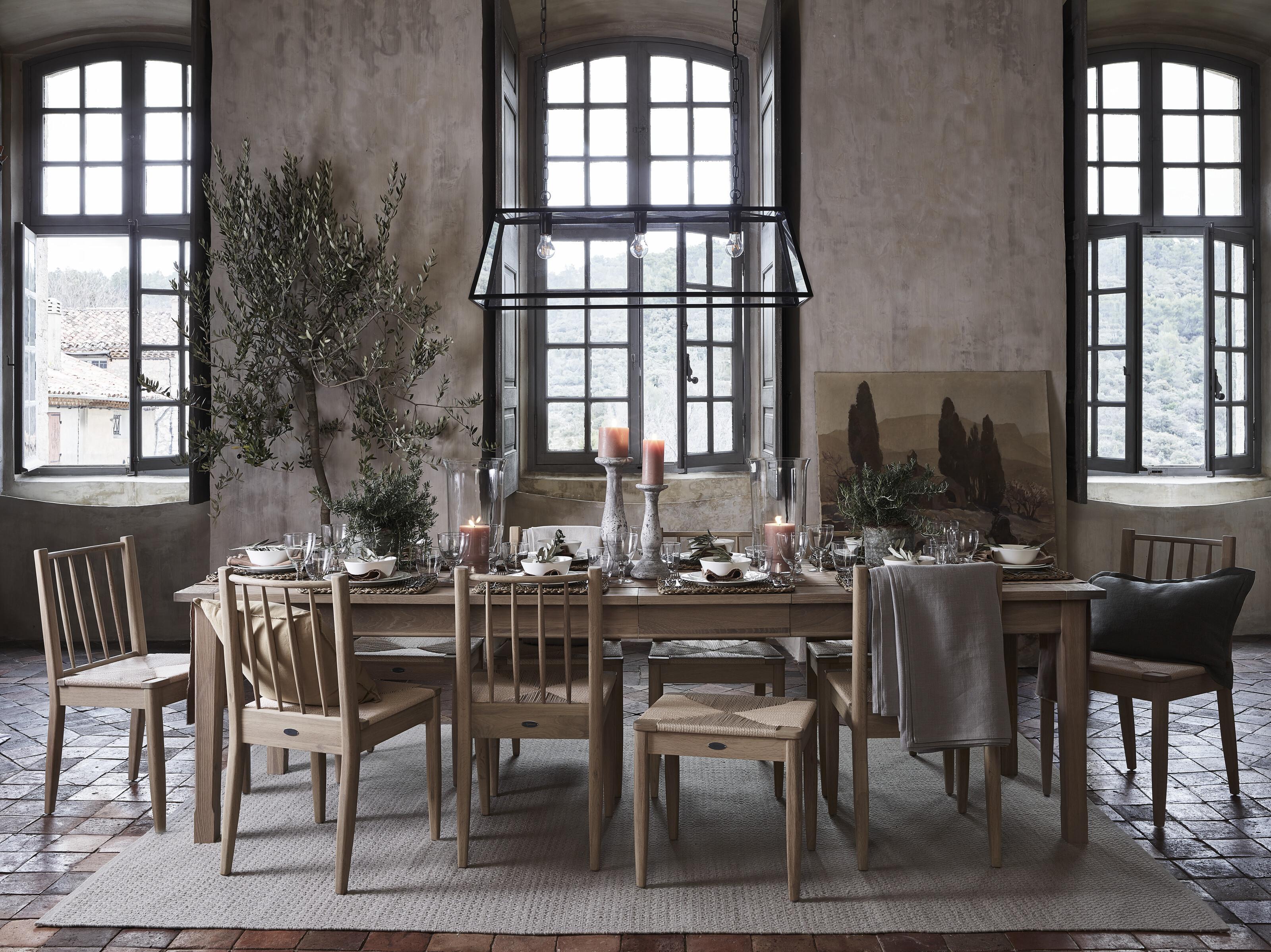 Moreton dining table, Wycombe dining chairs